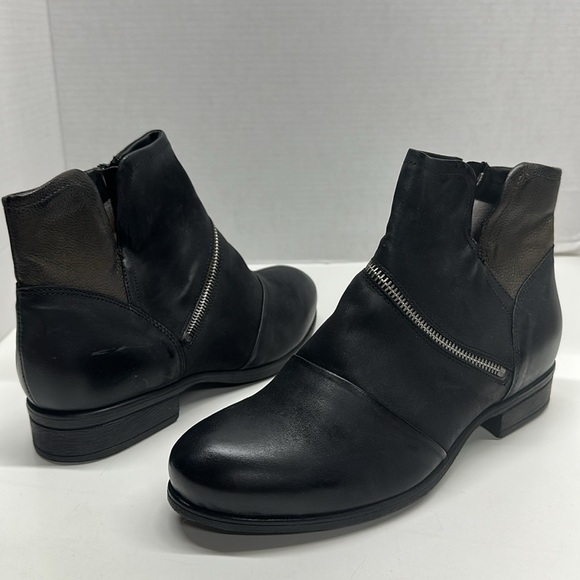 Miz Mooz Solace Boots Leather Ankle Boots Booties Zip Up Black Size Size 11 Wide - Picture 1 of 9